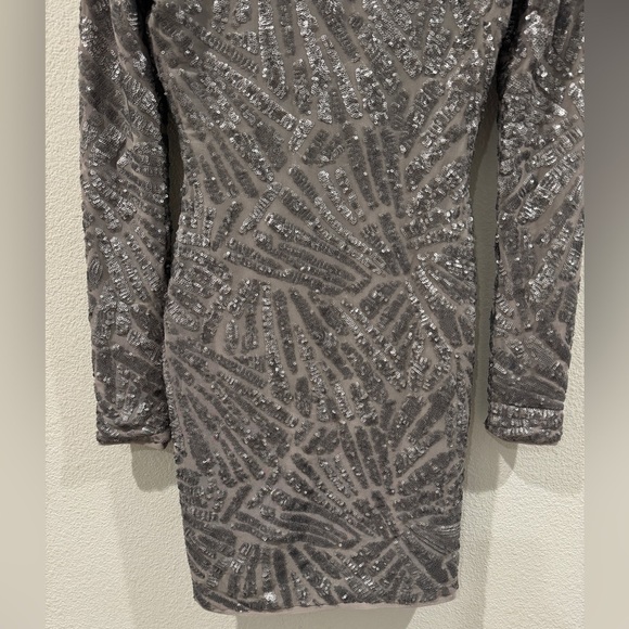 BCBGMaxAzria Silver Sequins Grey Art Deco Bodycon Long Sleeves Dress Size XXS - Picture 9 of 14